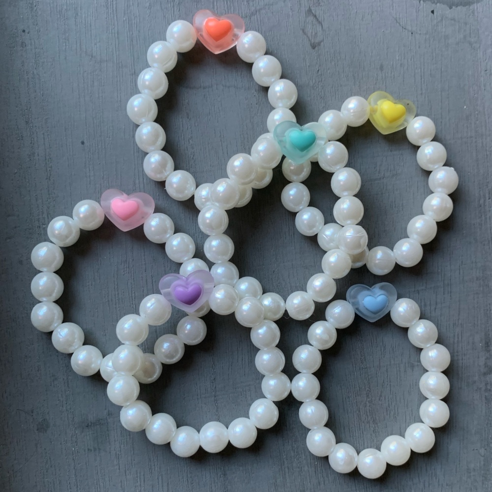 {Handmade} Colorful Heart Bead Bracelets for Kids